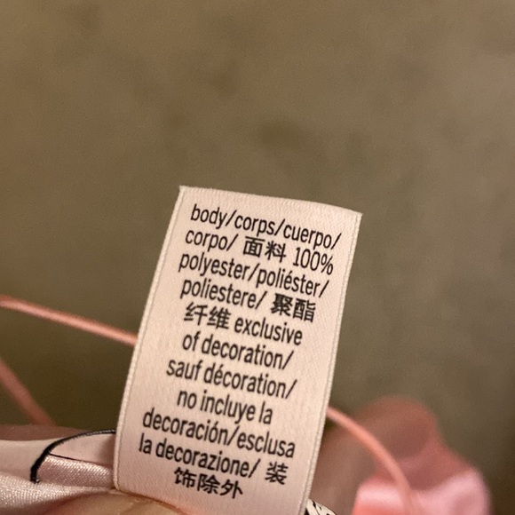 VICTORIA’S SECRET LIGHT PINK‎ SATINY CAMISOLE - Picture 7 of 10